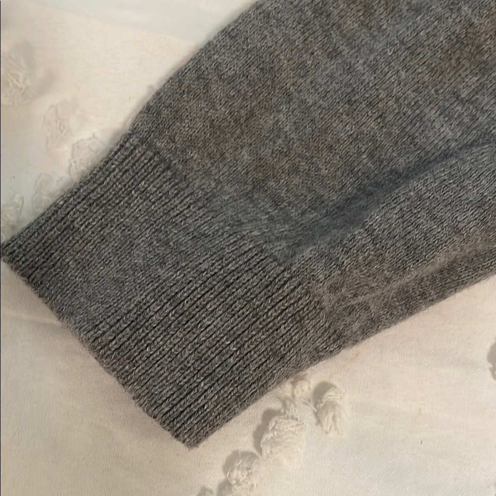 Old Navy Gray Cardigan Sweater V-Neck Knit EUC medium TALL - Picture 7 of 10